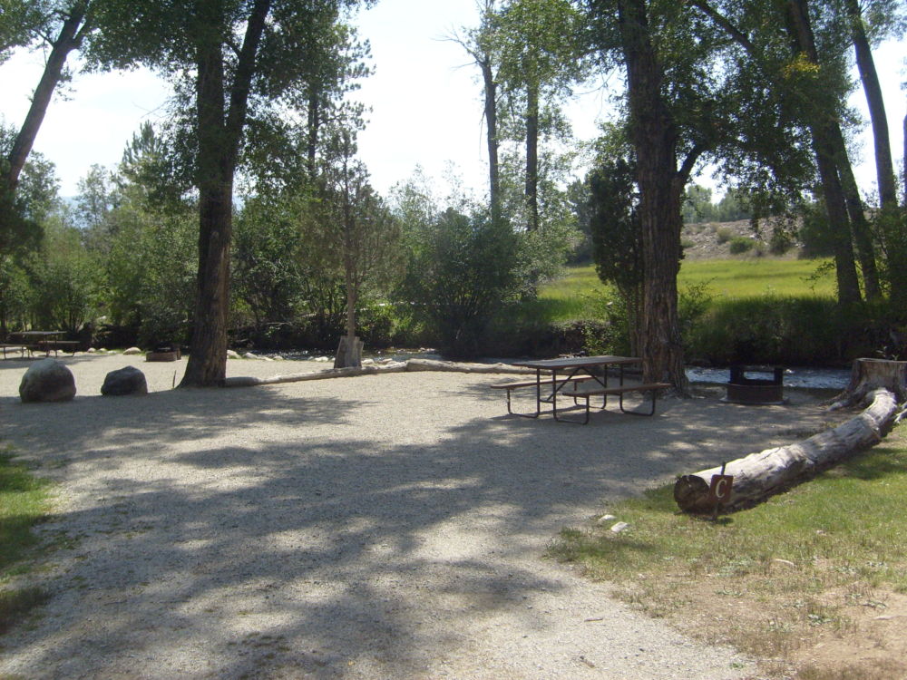 Large Creekside Campsite Chalk Creek Campground Buena Vista, Salida